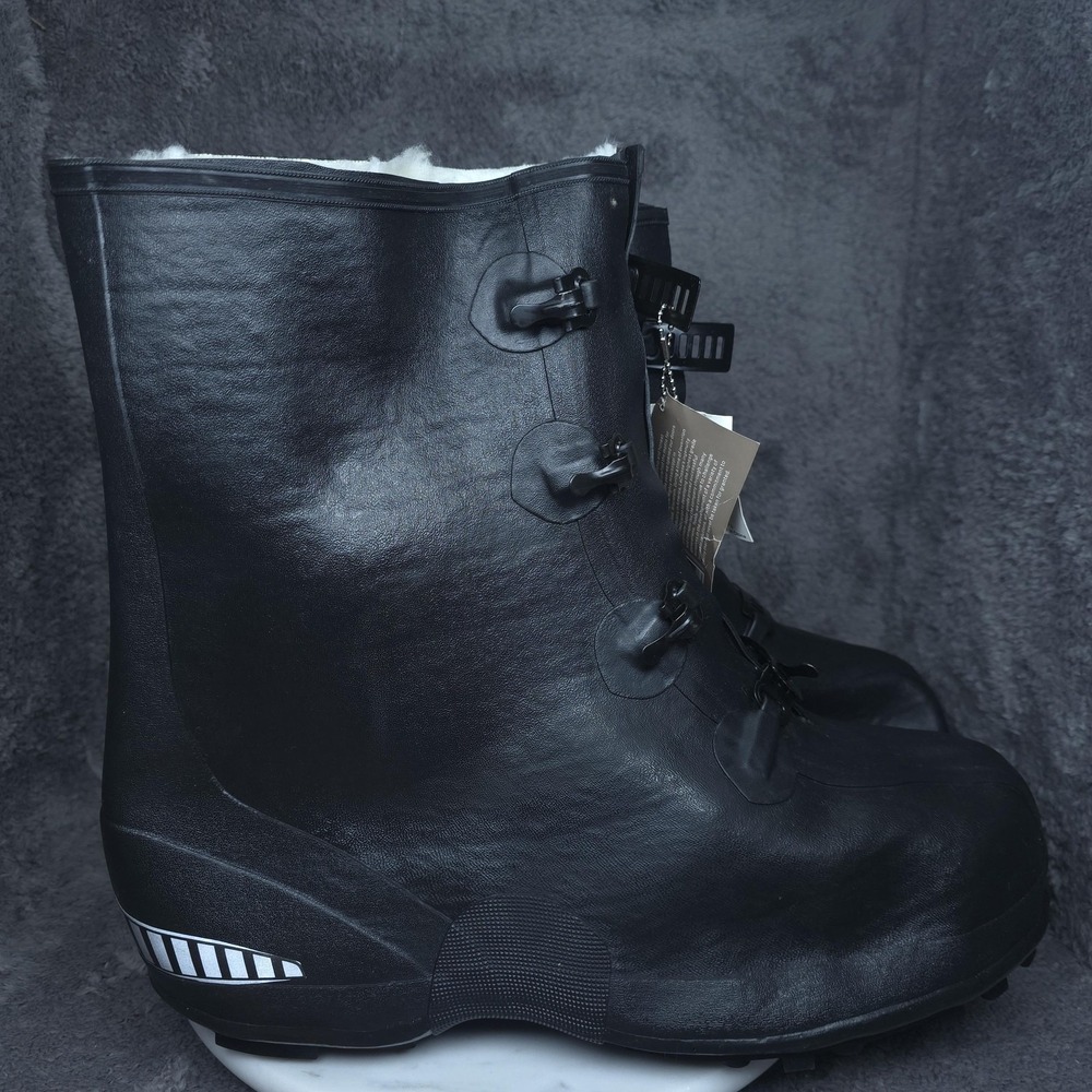LaCrosse Tracktion Overshoe Boots Mens 13 Black 12 Inch Waterproof Ice Spikes